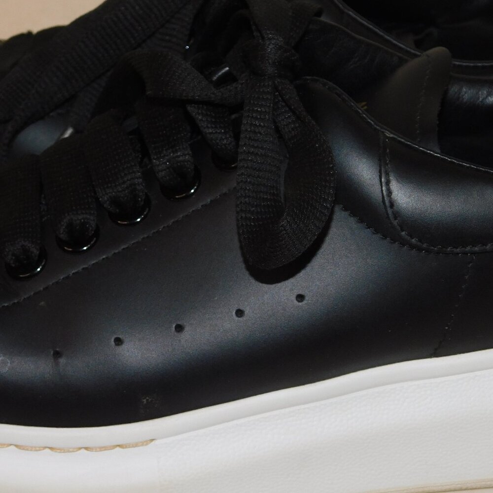 Alexander McQueen Women's Oversized Sneaker in Black Size 37 US Size 6 Leather - Picture 8 of 13